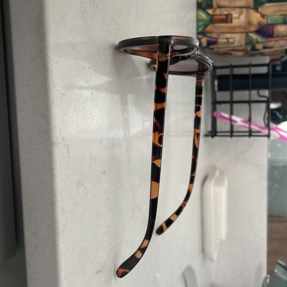 Tortoise sunglasses - Picture 2 of 2